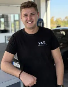 Aron Künstler